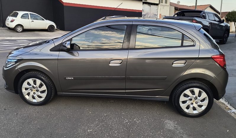 CHEVROLET ONIX 1.4 LT 2015 full